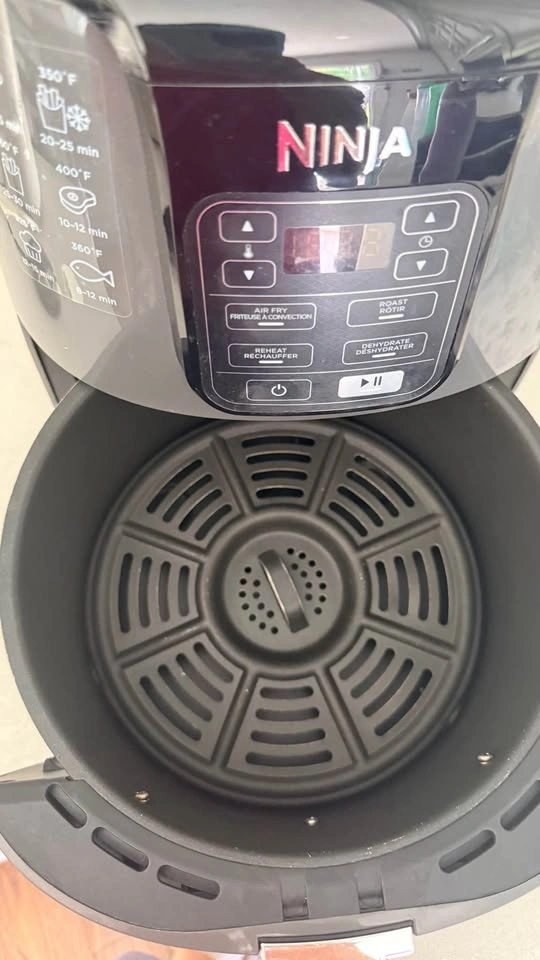 Ninja Air Fryer - photo 2