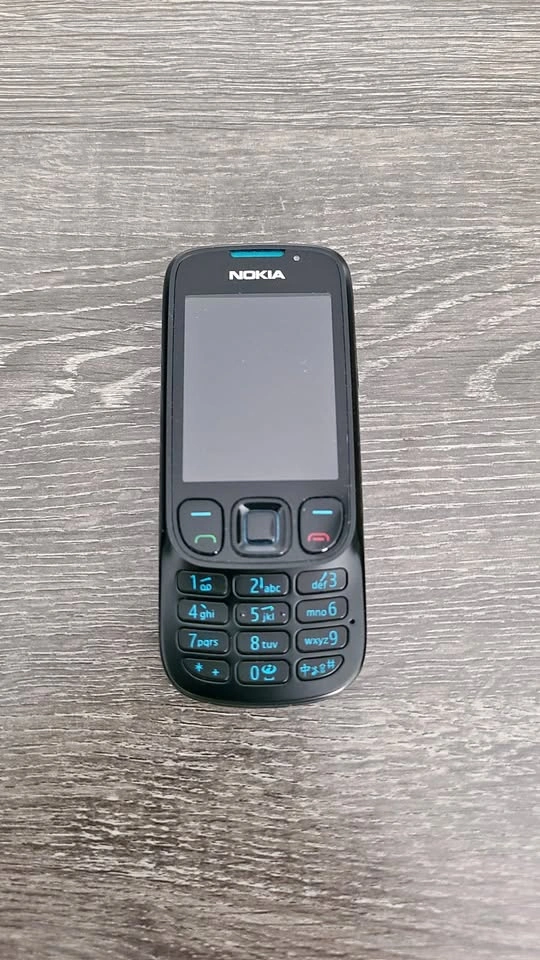 Nokia 6303i Classic Cell Phone