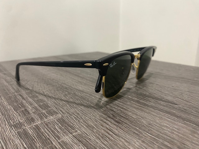 Ray-Ban Clubmaster Classic (Black/Gold) - Mint Condition - photo 3