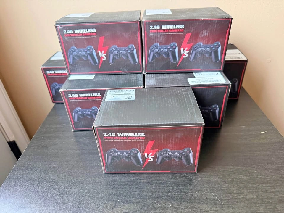 Brand New 2.4g wireless gamepad with controllers