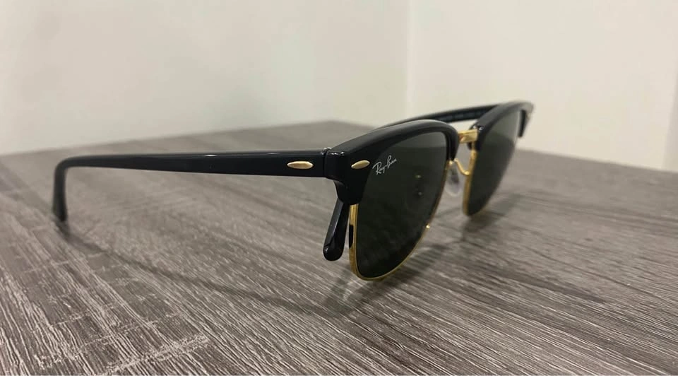 Ray-Ban Clubmaster Classic (Black/Gold) - Mint Condition w/ Case - photo 3