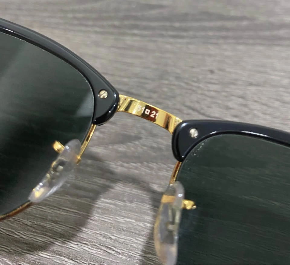 Ray-Ban Clubmaster Classic (Black/Gold) - Mint Condition w/ Case - photo 4