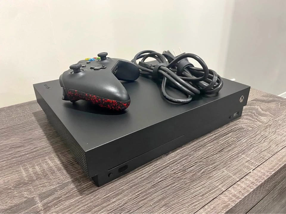 Xbox One X 1TB Console, Controller + Xbox Icons Lamp