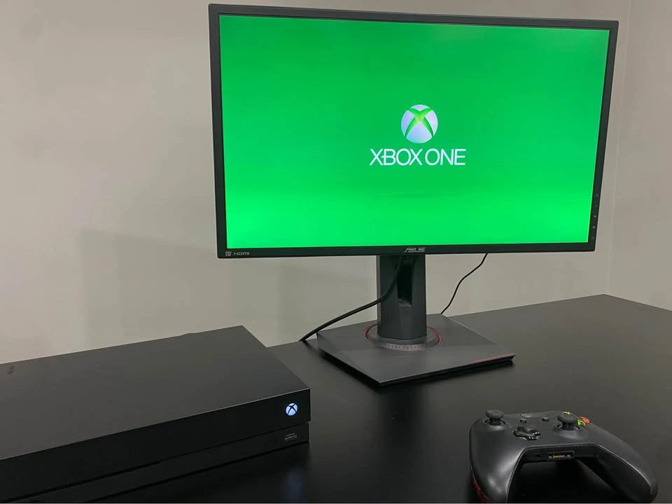 Xbox One X 1TB Console, Controller + Xbox Icons Lamp - photo 3