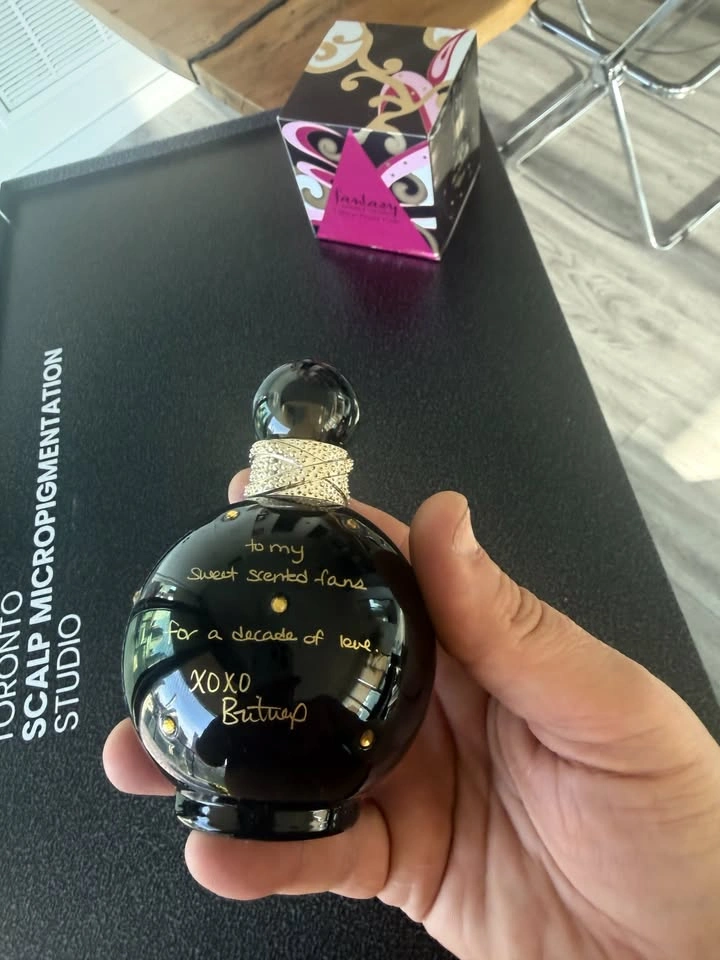 (RARE) Britney Spears Anniversary Edition Fantasy Perfume - photo 3