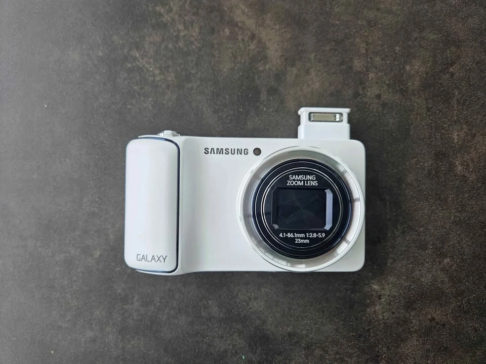 Samsung Galaxy Camera (White) with Original Box - Like New - photo 2