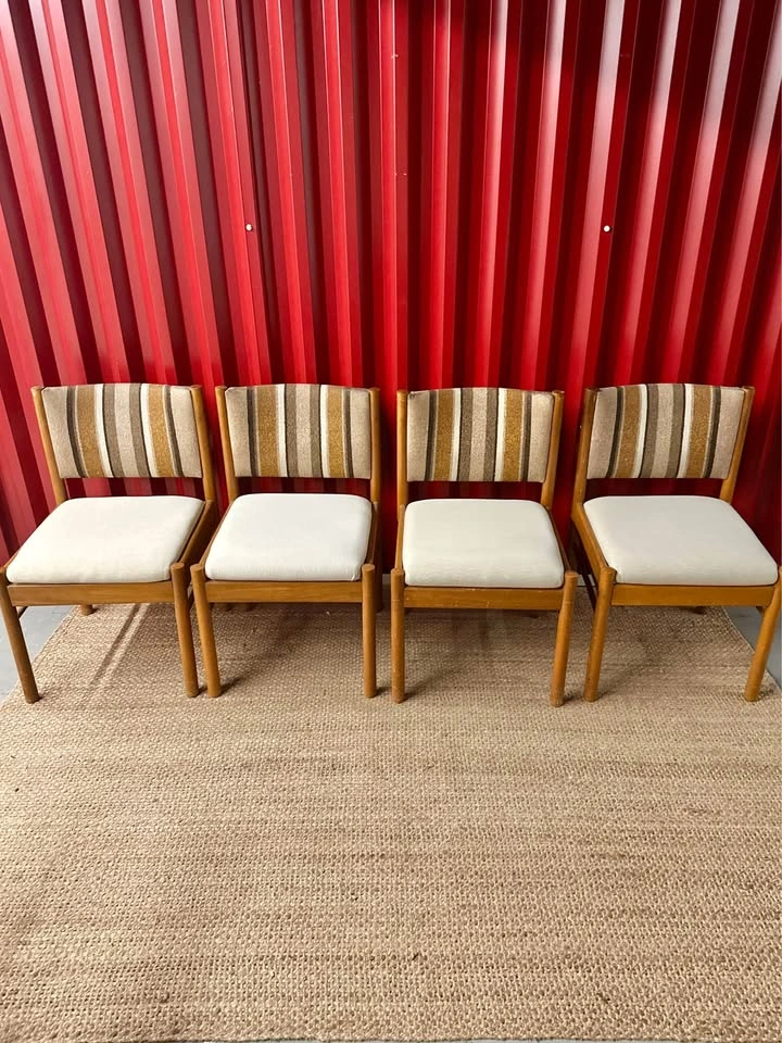 MCM Teak Dining Chairs x4 - photo 2
