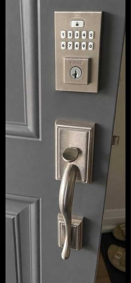 Weiser SmartCode Electronic Deadbolt & Matching Handleset