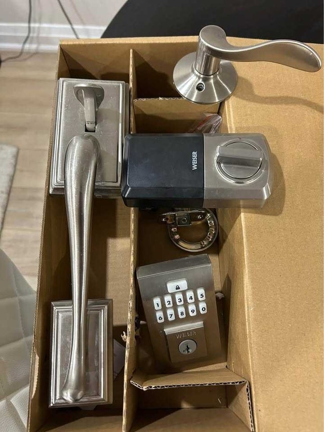 Weiser SmartCode Electronic Deadbolt & Matching Handleset - photo 4