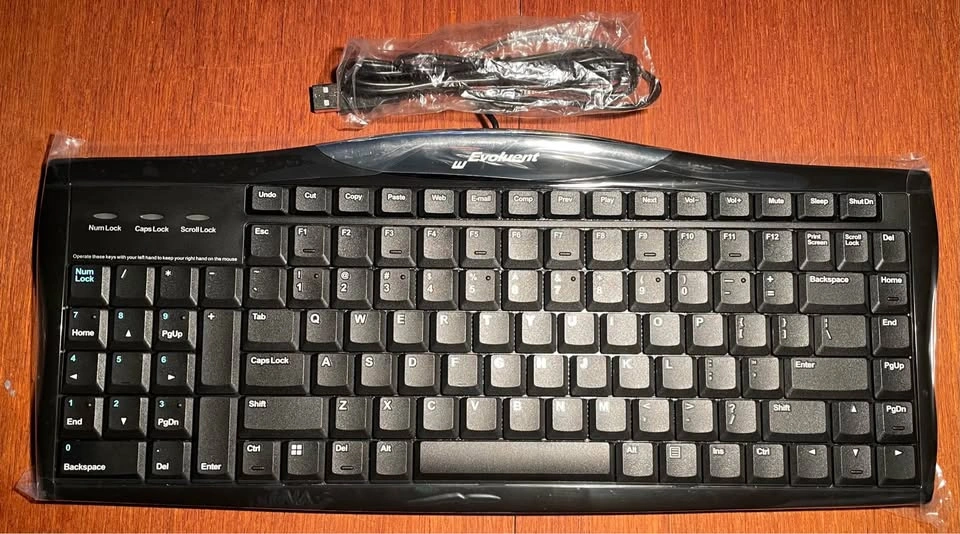 BRAND NEW! Evoluent R3K Reduced Reach Right-Hand Keyboard - photo 4