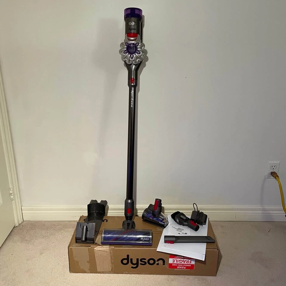 Dyson V8 Animal Cordless Stick Vacuum + Accessories - photo 4