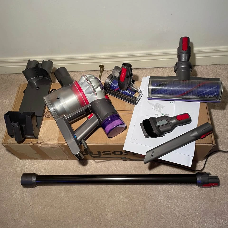 Dyson V8 Animal Cordless Stick Vacuum + Accessories - photo 5