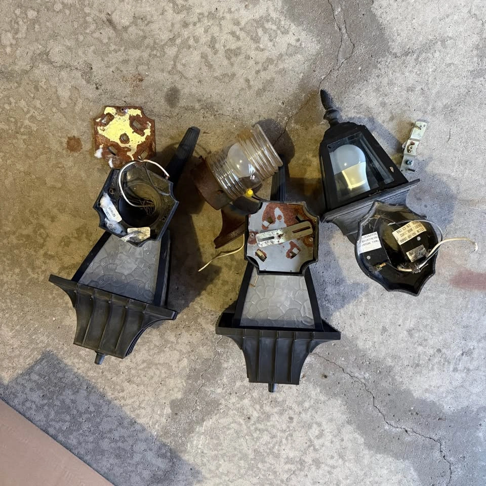 Outdoor home wall lights / sconces / lanterns / porch light - photo 4