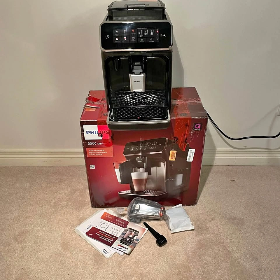 PHILIPS 3300 Series Espresso Machine + LatteGo