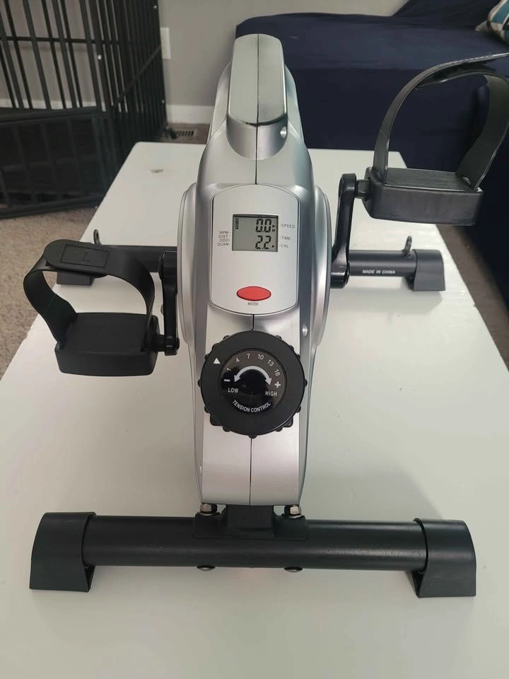 MaxKare Pedal Exerciser / Under Desk Exercise Bike - photo 2