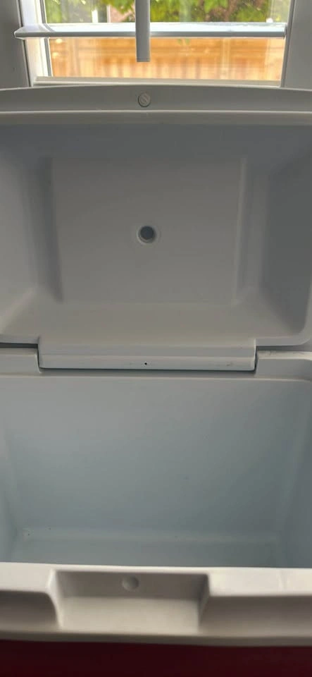 Rubbermaid Personal Cooler - photo 3