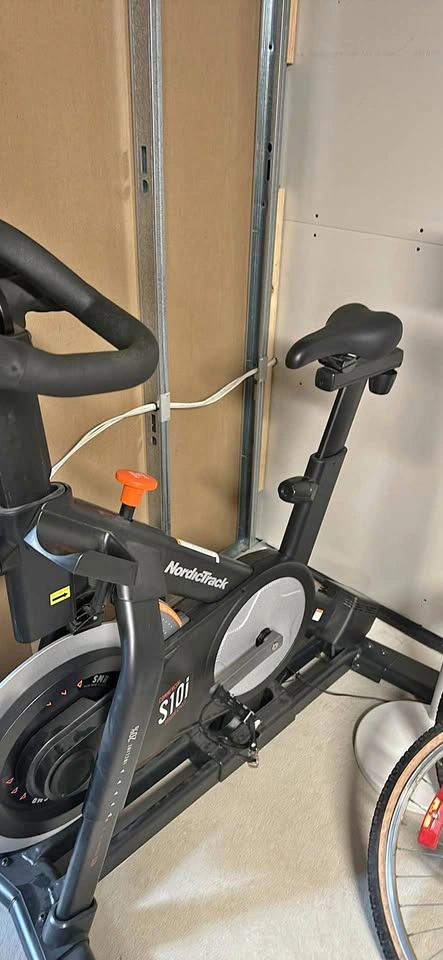 NordicTrack Commercial S10i Studio Bike – Excellent Condition