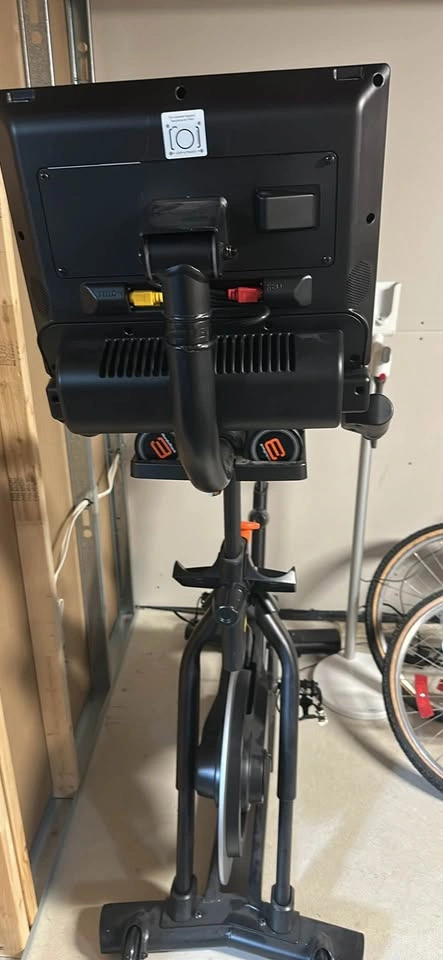 NordicTrack Commercial S10i Studio Bike – Excellent Condition - photo 4