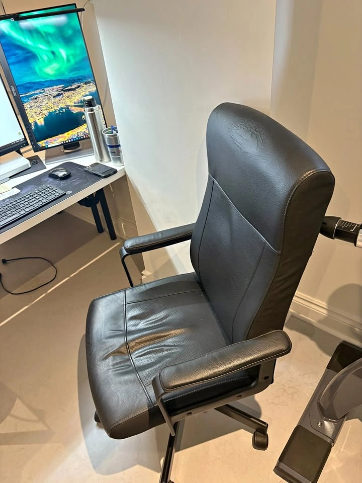 IKEA MILLBERGET Swivel Office Chair – Black