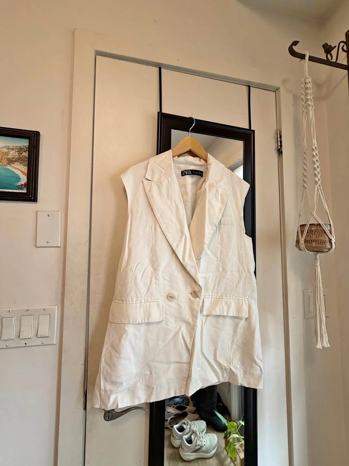 Zara White Sleeveless Blazer Vest - Small