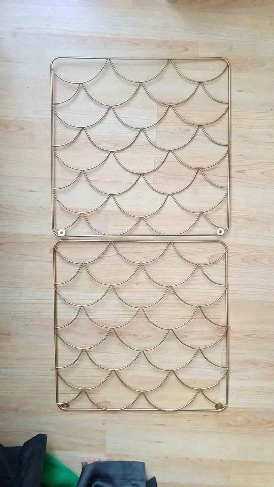 Gold Scalloped Wall Grids