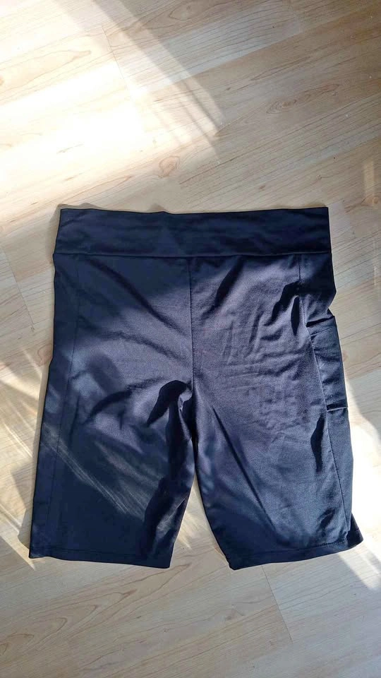 Black Athletic Shorts With Pockets L/G