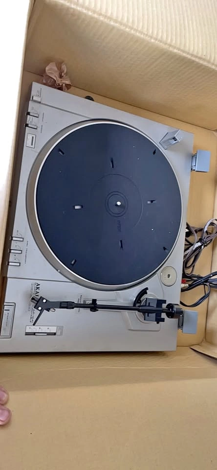 Akai AP-Q41 Turntable