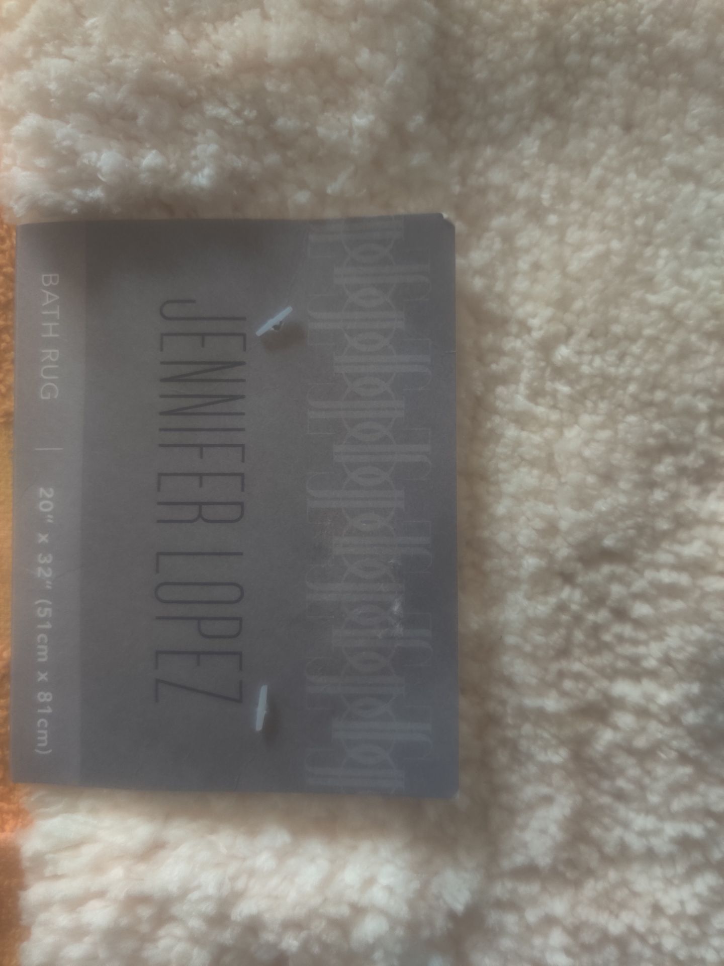 Brand New Jennifer Lopez Bath Rug 20 x 32 in White - photo 3
