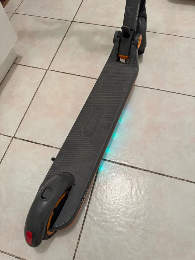 Segway Ninebot E12 Electric Scooter image indicator(2)