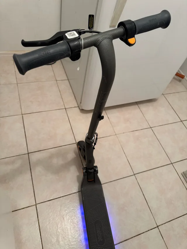 Segway Ninebot E12 Electric Scooter image indicator(3)