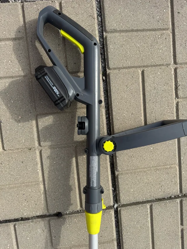 Yardworks 20V Cordless String Grass Trimmer image indicator(2)