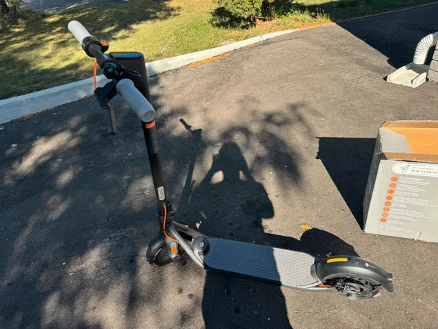 Segway Ninebot F30 Scooter thumbnail