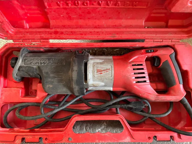 Milwaukee 15 Amp Orbital SUPER Reciprocating Saw thumbnail