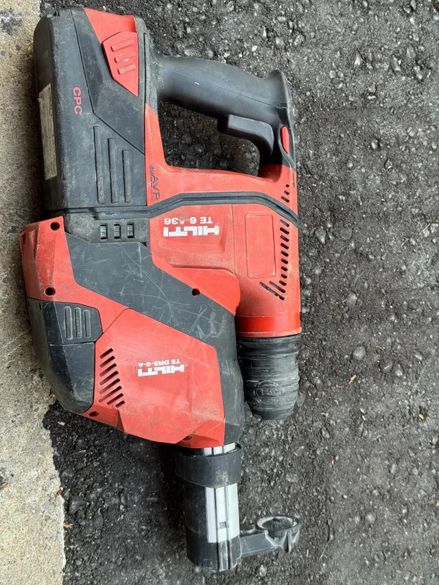 Hilti TE 6-A36 & TE DRS-6-A Rotary Hammer Drill & Dust Extractor thumbnail