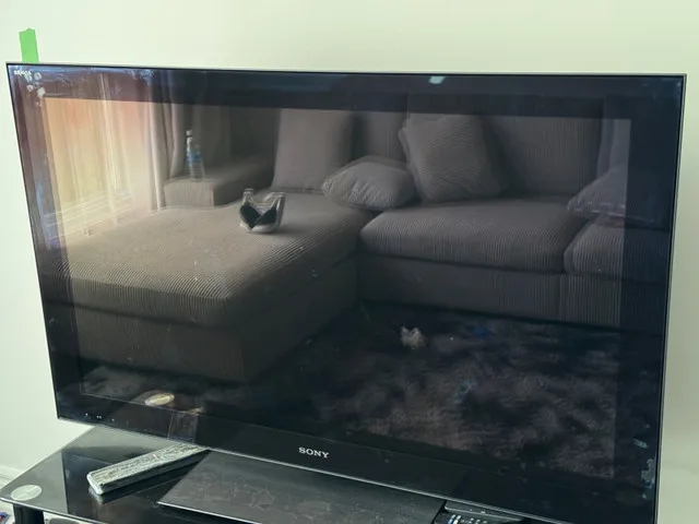 TV 43” 240hz with Stand thumbnail