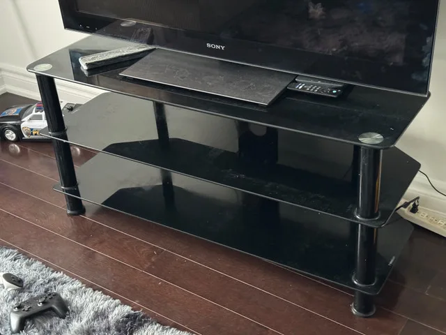 TV 43” 240hz with Stand image indicator(5)