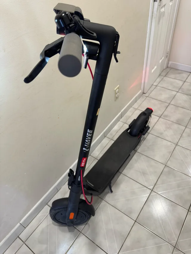 Navee V25 Pro Edition Scooter thumbnail