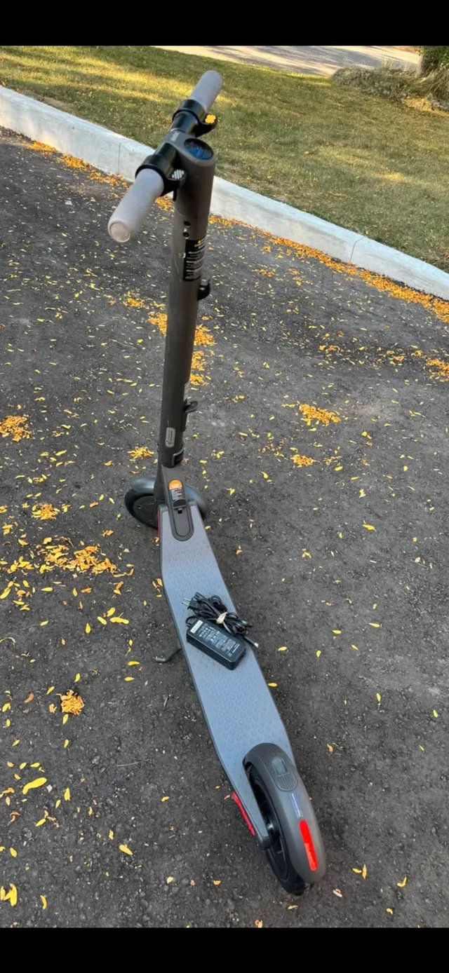 Segway Ninebot E22 scooter thumbnail