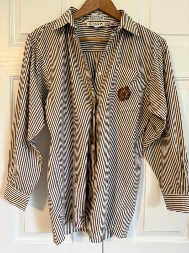 Vintage Brown Striped Crest Button-Up Shirt | Old Money Preppy S - photo 3