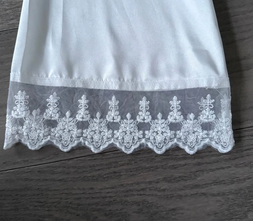 White Satin Bridal Robe with Lace Trim (Bride / Wedding) - photo 4