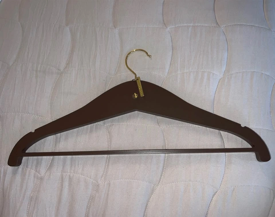 Bridal Getting Ready Set – Hangers, Slippers & “Primping” Sign - photo 3