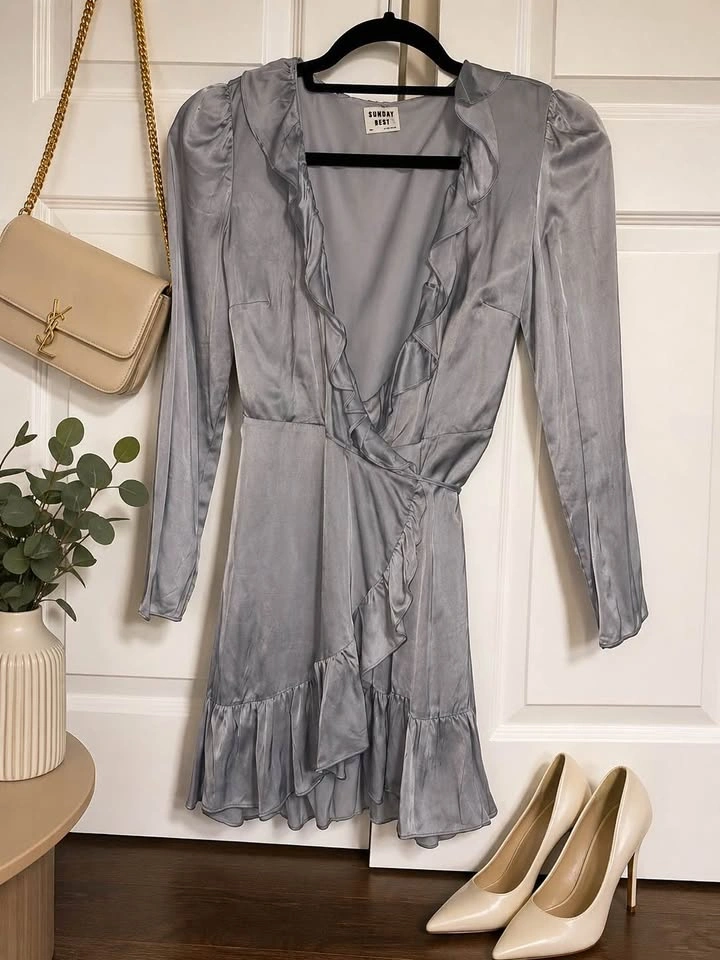 Aritzia Sunday Best Wrap Dress – Satin, Size XS – Like New - photo 2