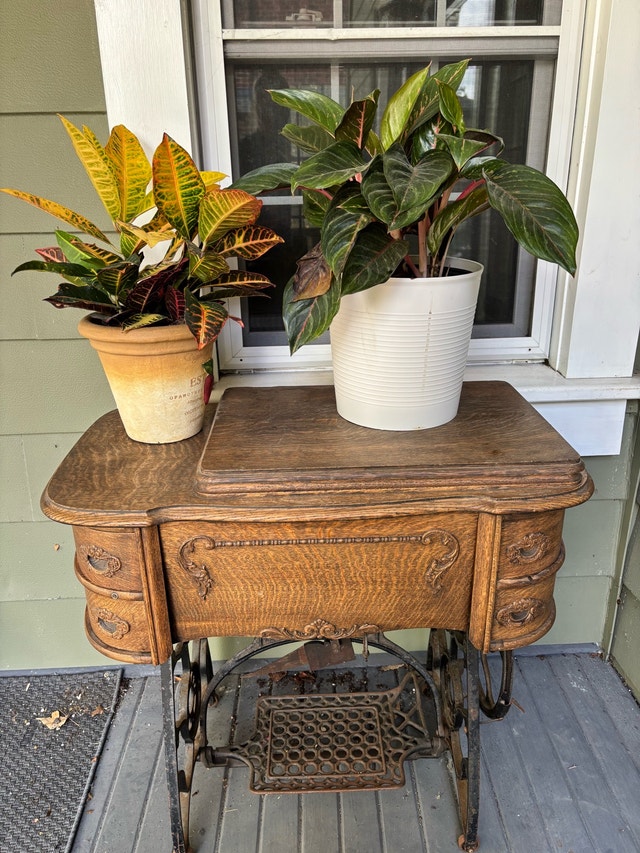 Puritan Vintage Sewing Machine