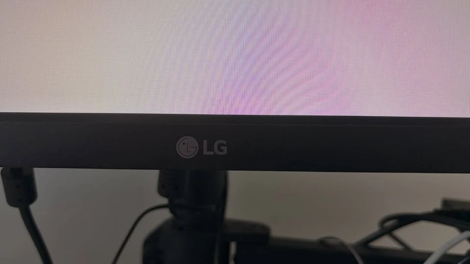 LG and Samsung monitors for SALE - photo 3