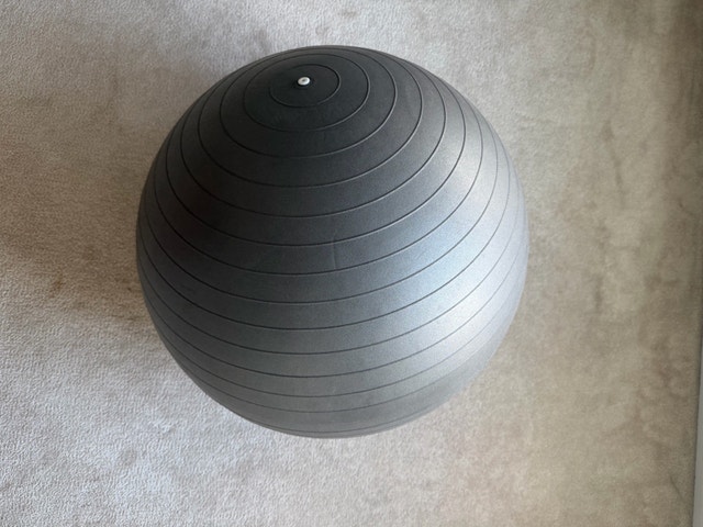 Exercise Ball / Yoga Ball / Stability Ball – Good Condition - photo 2