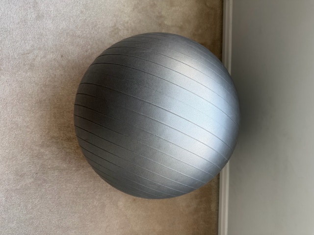 Exercise Ball / Yoga Ball / Stability Ball – Good Condition - photo 3