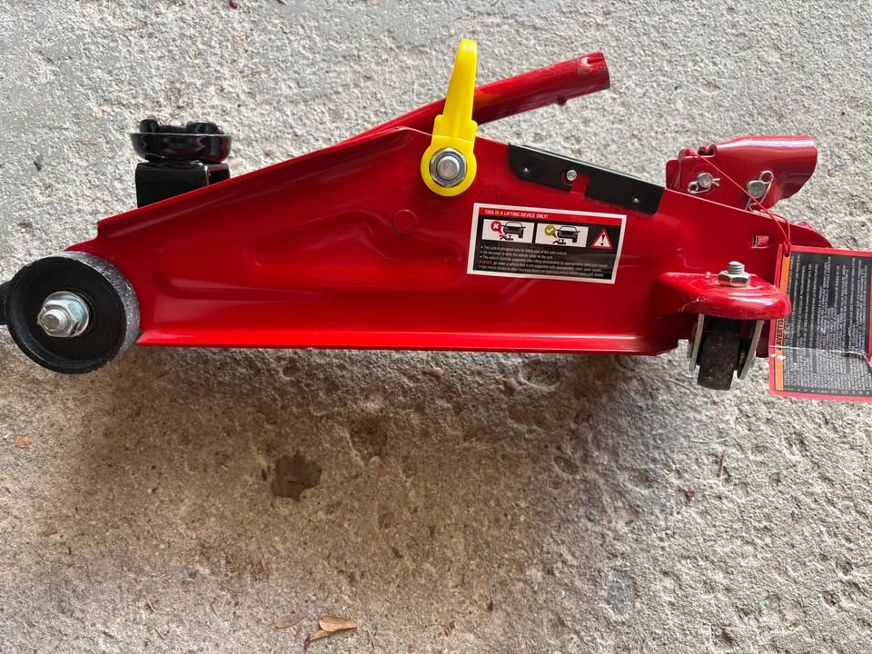 Torin Big Red 2 Tonne Hydraulic Floor Jack - photo 2
