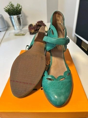 Miz Mooz Green Leather Heels – Size 40