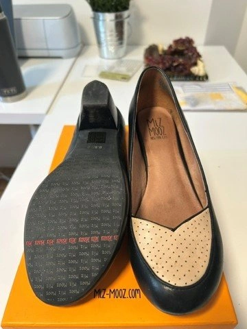 Miz Mooz Perforated Leather heels – Size 39 - photo 2