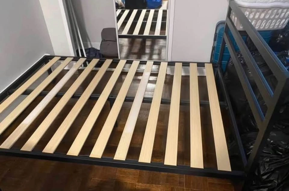 Queen size metal bed frame - photo 2